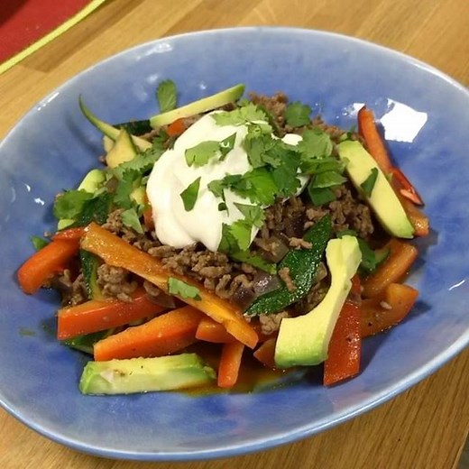 90K views · 153 shares | Try this tasty chilli con avocado  It's super quick and super lean  For more info on my tailored meal plans to get you burning fat for fun go to www.thebodycoach.co.uk/90daysss.asp  | The Body Coach | Facebook