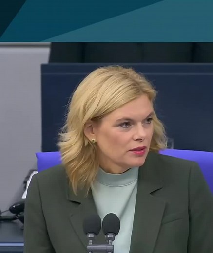 Hier saßen dieses Mal im Bundestagsplenum keine Abgeordneten vor mir, sondern junge Menschen, die sich für das Planspiel „Jugend und Parlament“ angemeldet hatten: neugierig, aufgeweckt, diskursfreudig, klasse!