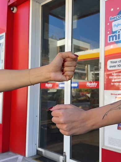 Rock, paper… pie? 🪨📄🥧 No matter what you throw, you both get a great deal with 2 for $8 Four’N Twenty Round Pies and King Size Sausage Rolls at Reddy Express. #ReddyExpress #FourNTwenty #YummyDeals