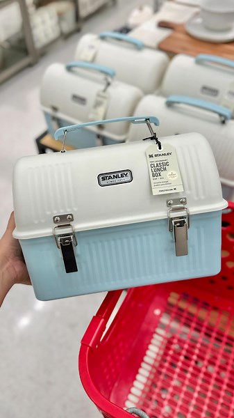 800K views · 122 reactions | These classic Stanley lunchboxes are so...