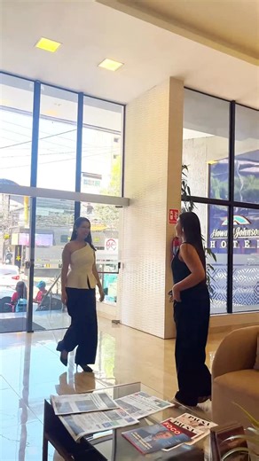 Asesoria de Imagen / Estilo Personal on Instagram: "✨ Workshop Imagen & Piel ✨ Una experiencia exclusiva para mujeres que desean elevar su imagen desde el conocimiento, la coherencia y el cuidado consciente. 📅 1 de marzo 🕑 14:00 hs 📍 Howard Johnson Ciudad del Este En este encuentro de alto nivel vas a descubrir tu estilo personal desde una mirada estratégica y profunda, comprendiendo qué comunica tu imagen y cómo alinearla con la mujer que sos hoy. Aprenderás a interpretar tu estructura, tus 