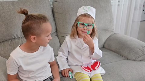 Dentist Play Set Toy for Kids, Pretend Play Medical Toy Dentist Cart, Dental Toy with Fake Teeth, Doctor Toy for Toddlers 3-5, Christmas Birthday Costume Role Play Dress Up Gift Ideas for Boys Girls