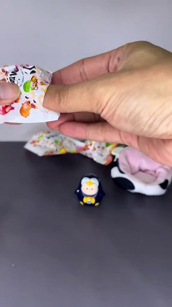 Unboxing Bonana Foodie Bean Series #unboxing #blindbox #bonanafoodiebean #ohsome #xyzabc #fyp #fypシ゚ #figure #lewatberanda #mainanviral #mainanmurah