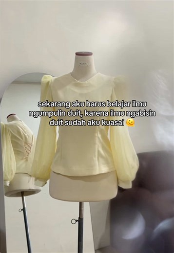 thatsss simpleee 🤔😅 Yuk wujudkan kebaya impianmu disini #dyaamodiste 😍😍 ____________ 📌custom made / custom for rent (bisa custom online melayani wilayah manapun) . for more information 📞 ‪ 62 889‑8971‑0718‬ (whatsapp) tiktok: @dyaamodiste custom rent: @dyaa.officialrent #jahitbajukrian #jahitbajusidoarjo #jahitbajusurabaya #fashiondesigner