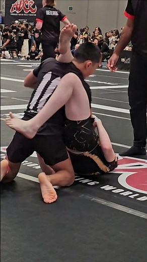 Triangle Setup 📈 ‪@adcc-official‬ #jiujitsu #triangle #martialarts #shorts