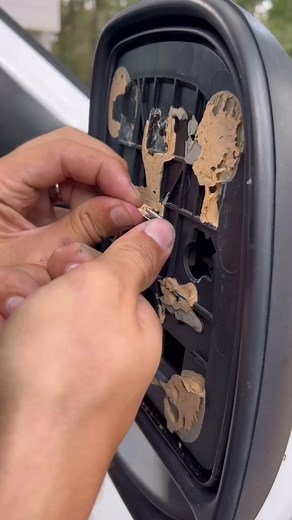 29K views · 139 reactions | Ford F-250 passenger mirror replacement! #f250 #ford #trucks #likes #comments #follows #views #shares #autoglass #explore #explorepage #fyp | Hunters Mobile Auto Glass | Facebook