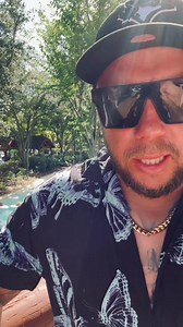 Two extremely traumatic things happened to me today at Disneys Blizzard Beach🤣 - Jesse Modz | CJAY 92