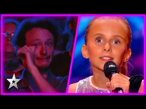 Blind Girl Sings BEAUTIFULLY and Receives a STANDING OVATION on France's Got Talent!