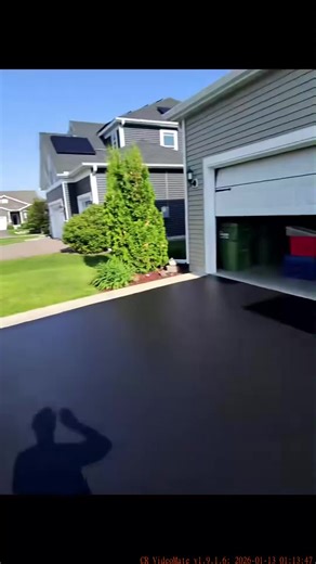 Driveway Cleaning and Sealcoating Techniques