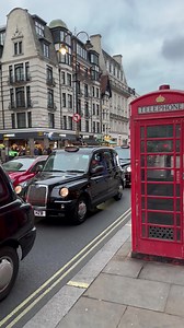 London Most famous Black cab and Red telephone box #londonredtelephonebox #londonbackcabvideo #londoncity #londoncitywalk #LondonWalk #londonlife #london #LondonWalkingTour #ukgoodforyou | UK GOOD For You