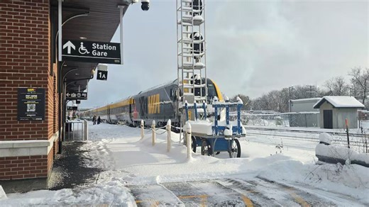 Via Rail passengers stranded on 3 trains overnight in Ontario