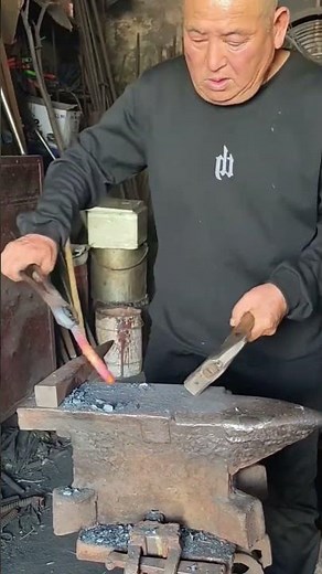 Powerful Hot Metal Hammering