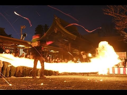阿蘇神社の火振り神事