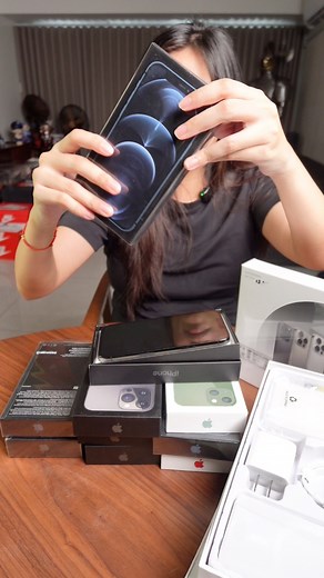 📌 iPhone Price List:✅ iPhone 12 Pro (128GB) – ₱18,099 only✅ iPhone 12 Pro (256GB) – ₱19,290 only✅ iPhone 12 Pro Max (128GB) – ₱20,490 only✅ iPhone 12 Pro Max (256GB) – ₱21,790 only✅ iPhone 13 (128GB) – ₱19,490 only✅ iPhone 13 (256GB) – ₱21,090 only✅ iPhone 13 Pro (128GB) – ₱22,990 only✅ iPhone 13 Pro (256GB) – ₱24,590 only✅ iPhone 13 Pro Max (128GB) – ₱26,190 only ✅ iPhone 13 Pro Max (256GB) - ₱28,190 only📌GOOD AS NEW 🔥📌💯% Original📌True Tone📌Face ID📌Factory Unlock📌100% Battery Health -S