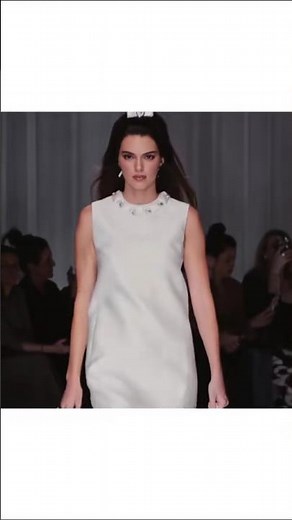 Kendall Jenner CONFIDENT Runway Walk + Backstage Versace 🔥 #metgala #fashion #kendalljenner