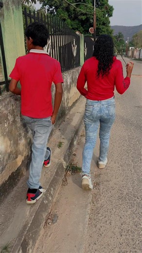 Isaías 43:19 Nunca pierdas la esperanza, justo cuando crees que todo terminó , Dios abrirá un camino para ti 🙌🏻❤️ Los buenos somos más 🙌🏻❤️ Haz el bien y no mires a quien 🫡 Muchas veces nos quejamos por cosas insignificantes, solo nos hace falta salir a ver el mundo y poder observar, lo bendecidos que somos 🫡❤️ Lo que para mí quizás no es nada , para el mundo es una felicidad , Cuando sientas que tienes un mal día sal y observa a tu alrededor ❤️🙌🏻 Bendecidos para bendecir ❤️ No olvides e