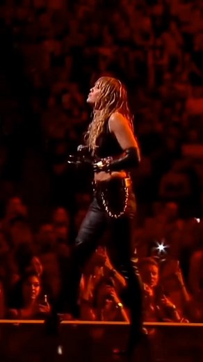 Miley Cyrus - Comfortably Numb. #mileycyrus #pinkfloyd #mileylive #viral