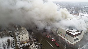 Deadly fire engulfs shopping mall in Russia