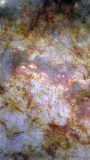 Hubble Reveals Starburst Heart of the Cigar Galaxy