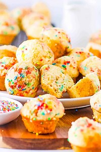 Birthday Cake Muffins (With Sprinkles!)