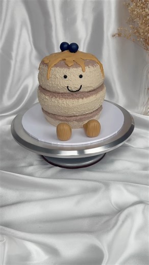 How to Decorate a Jellycat Inspired Buttercream Pancake Stack Cake #pancake #jellycat