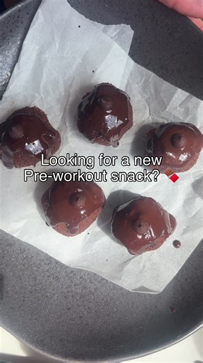 Are you unsure about the quality and quantity of food you should be eating for the amount of exercise you’re doing? This is a very common concern I see in clients who are new to intense training programs. They have big goals, like running a marathon, and a beautifully structured training plan… but no idea how to fuel it properly 🏃‍♀️ That’s where I come in. I make nutrition simple and realistic, mapping your weekly training alongside meals and snacks that actually work for you, helping you feel