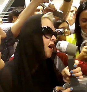 Cyndi Lauper - Girls Just Wanna Have Fun (Live at Buenos Aires Airport) - gangstersaysrelax - We <3 Music