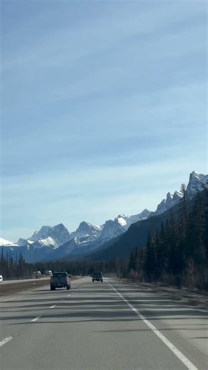 Long drives through Banff National Park just hit different. #longdrive #banff #parkscanada #alberta