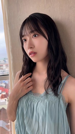 山内瑞葵 on Instagram: "#山内瑞葵1st写真集 #好きになる予感 明日発売！！！！！"