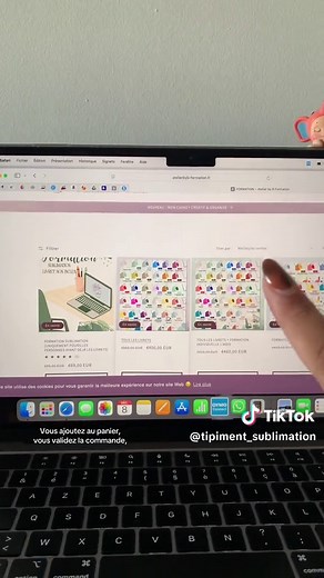 Une formation pour la sublimation ? Oui et c’est grâce à @Bérangère 🤍 ! Une formation complète poir vous aider si vous êtes dans le domaine de la sublimation. Le petit plus : elle est en libre accès, donc vous pouvez y accéder quand vous voulez et avancer à votre rythme ✨ Le lien est en bio ! #formation #sublimation #formationsublimation #sublimationtips #atelierbyb