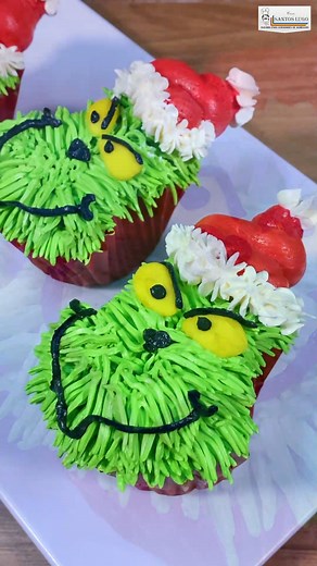¡Decora tus cupcakes como el Grinch! ♥️🎄🎅🏻 #grinch #ElGrinch #receta #viral #tendencia #trend #navidad2024 #cupcakes | Casa Santos Lugo