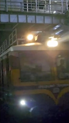 track maintenance train at night 😴🚂🚃🚃#viralvideo #railwaycontent #publictransport #railway#status