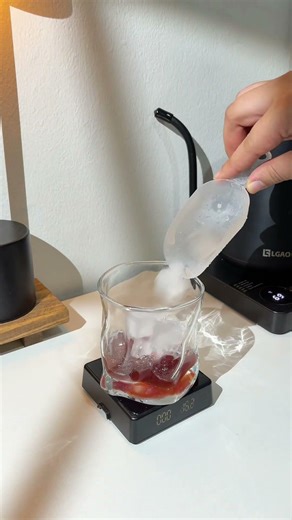 Strawberry Matcha Latte 🍓🍵