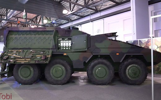 【坦克战车】- 展会上的GTK Boxer装甲救护医疗车