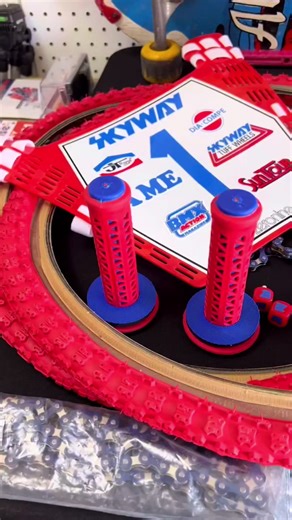 This isn’t just an old-school BMX bike it’s a time machine. Built in an era when bikes were heavy, indestructible, and ridden hard every single day. From dirt jumps to neighborhood streets, this is how BMX culture was born #GenX #Oldschoolbmx #fyp #Tiktokshop #nostalgia