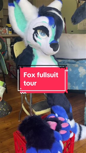 My newest comission! A fox fullsuit. This suit has well over 100 hours of handsewing for all of the markinfs ans the head. Trully a challange but im proud of how he came out. All work done by me Techniques, Patterns and parts used: Neffertiti’s digi leg technqie Skye High’s zip on feet technique Matrices lined zipper tutorial TwilightKnights zip on tail tutorial Spilt Grape Soda Eyes and teeth Bite me fursuits handpaw pattern Modified Soul Enterprise neck pattern #fursuit #fullsuit #foxfursuit #