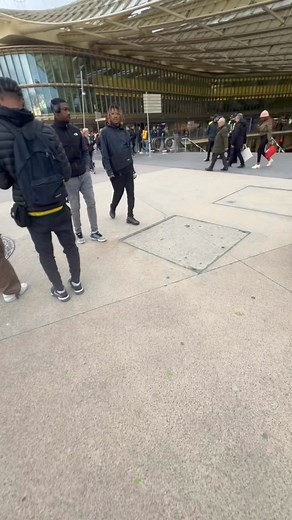 16K views · 141 reactions | Le premier qui bouge il est gay!藍 #MDR #viral #drole #CameraCachee #humour #humor | Feel Hiipe | Facebook