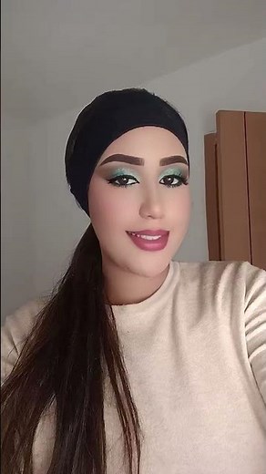 Turquoise Eyeshadow Hack | Bold Glam Look