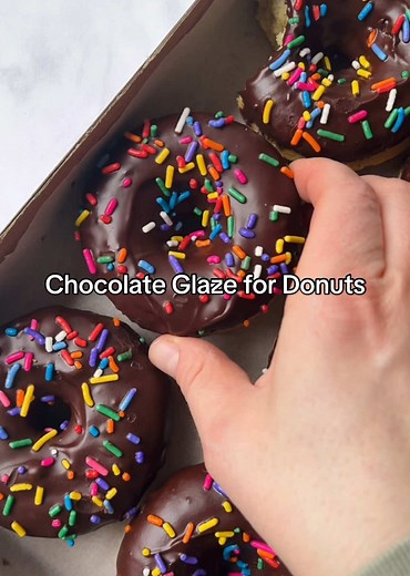 Easy 5-Minute Chocolate Glaze Recipe
