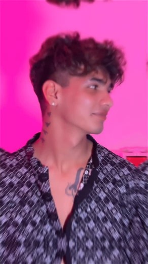 OM BHAVSAR on Instagram: "TRANSITION ALERT 🚨 today in TRADITIONAL❤️🫶 . . . . #trending #viral #explore #transition #viralreels . . . Which outfit suits me ??? In which i look toooooook gooddd"