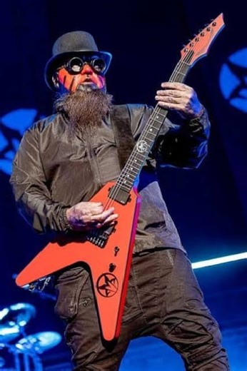 Greg Tribbett vs Stephen Carpenter Two Titans of Heavy Riffs #GregTribbett #StephenCarpenter #NuMetal #AltMetal #MetalLegends #GuitarBattle | 90's Rock Pop