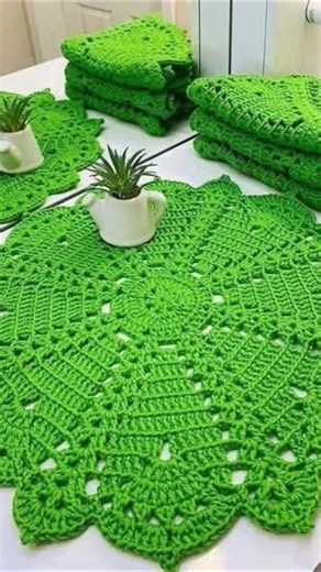very beautiful crochet table runners #crochet #tablemesa #tablerunner #shorts