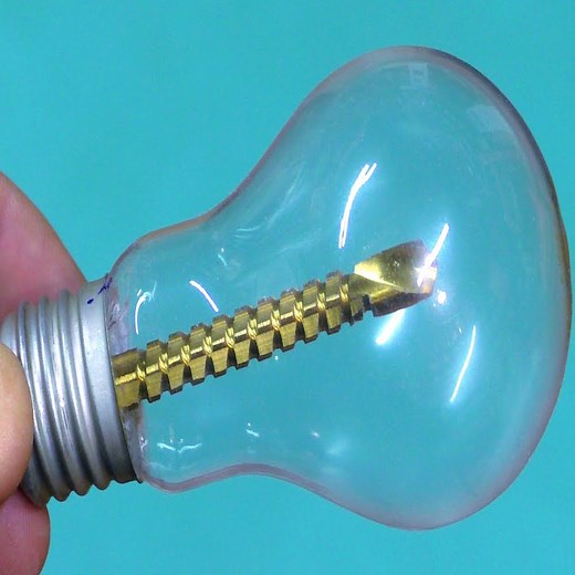 1.6M views · 6.1K reactions | DIY Reuse Old Light Bulbs | DIY & Crafts | Facebook