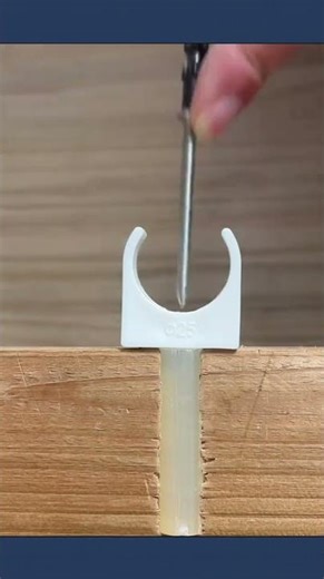 Easy method to install a clamp on wood with screws for maximum strength #lifehacks #fixit #DIYtips