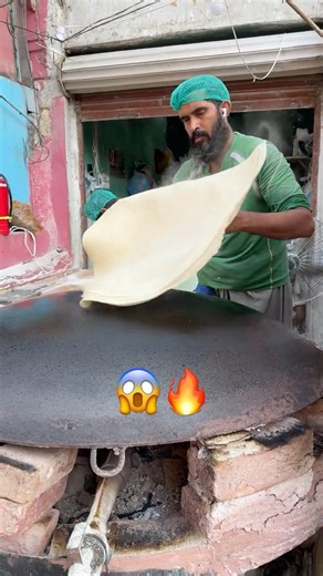 Big Rumali Roti Making 😍🔥 | Viral Pakistani Bread Making #shorts #shortsfeed #streetfood