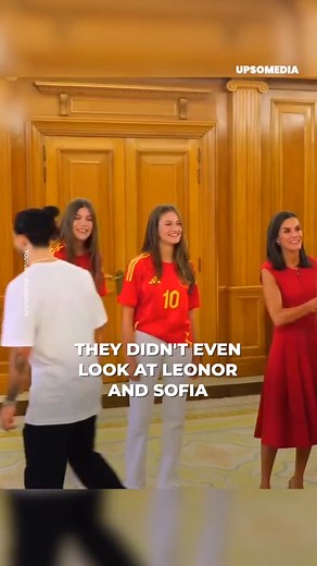 Spain national soccer team heavily disrespects the royal family | Icons