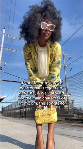 ME,2. x Éss 🤍 #musicartist #singer #soulmusic #newmusic