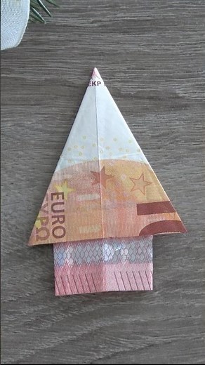 Fold Money Christmas tree - Weihnachtsbaum aus Geld falten #tannenbaum #foldmoney #geldfalten