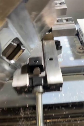 Haas user @sbsoloco keeping it simple - but looking great! A flat plate does not have to stay flat. Add a few machined pockets and scallops and suddenly it looks a lot more interesting, with no compromise on function. A neat reminder that smart machining can add detail, texture, and value, even to the simplest parts. #haascnc