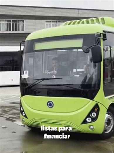 ☝🏼 Para superar la crisis de carburantes que atraviesa el país, debemos fortalecer las políticas públicas que impulsen el cambio de nuestra matriz energética. Cuando trajimos el primer bus eléctrico del país, proyectamos una ciudad comprometida con la electromovilidad y la sostenibilidad ambiental, y propusimos una alternativa para reducir nuestra dependencia de los combustibles fósiles. 🔋 Bolivia necesita planificar el futuro. 🇧🇴 #ManfredReyesVilla #Electromovilidad #Bolivia #Gasolina #Diés